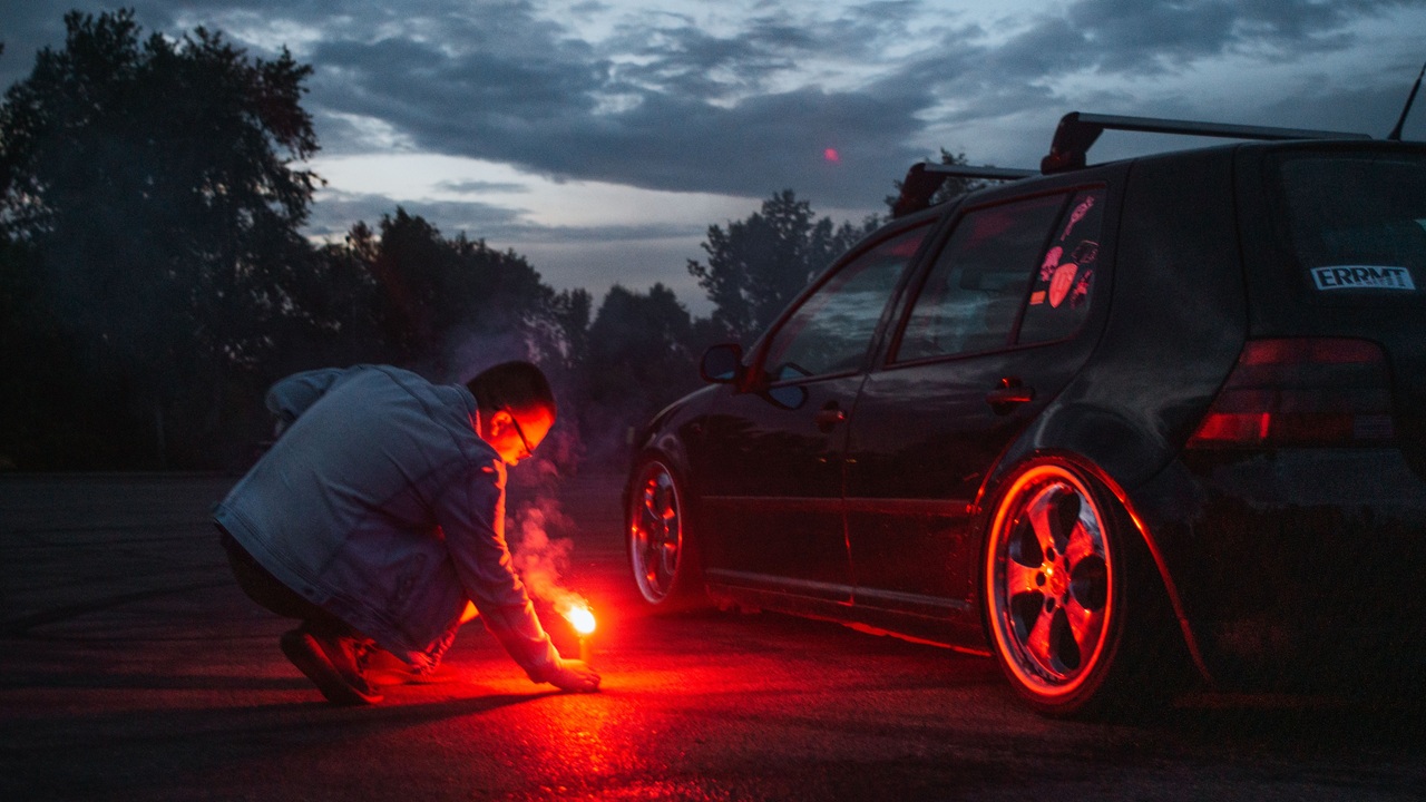 Read more about the article How to Use Road Flares at Night (and Other Ways to Stay Visible)